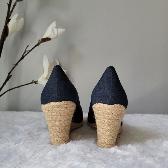 LILLY PULITZER Resort Chic Wedge Critters - Picture 9 of 13